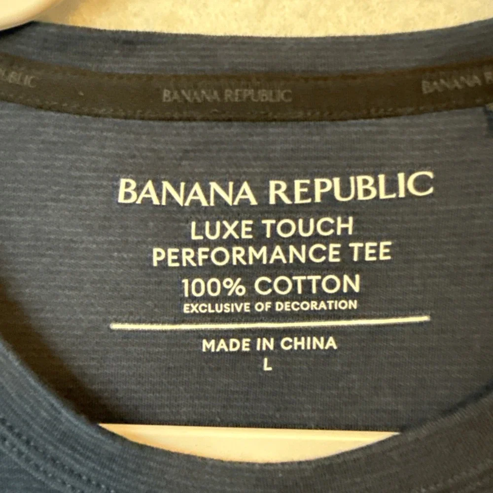 Banana Republic Luxe Touch Performance Tee T Shirt L Blue Mini Stripe Cotton